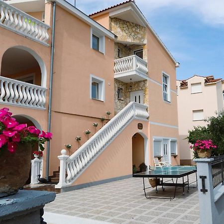 וודיצה Apartments Villa Dolmar מראה חיצוני תמונה
