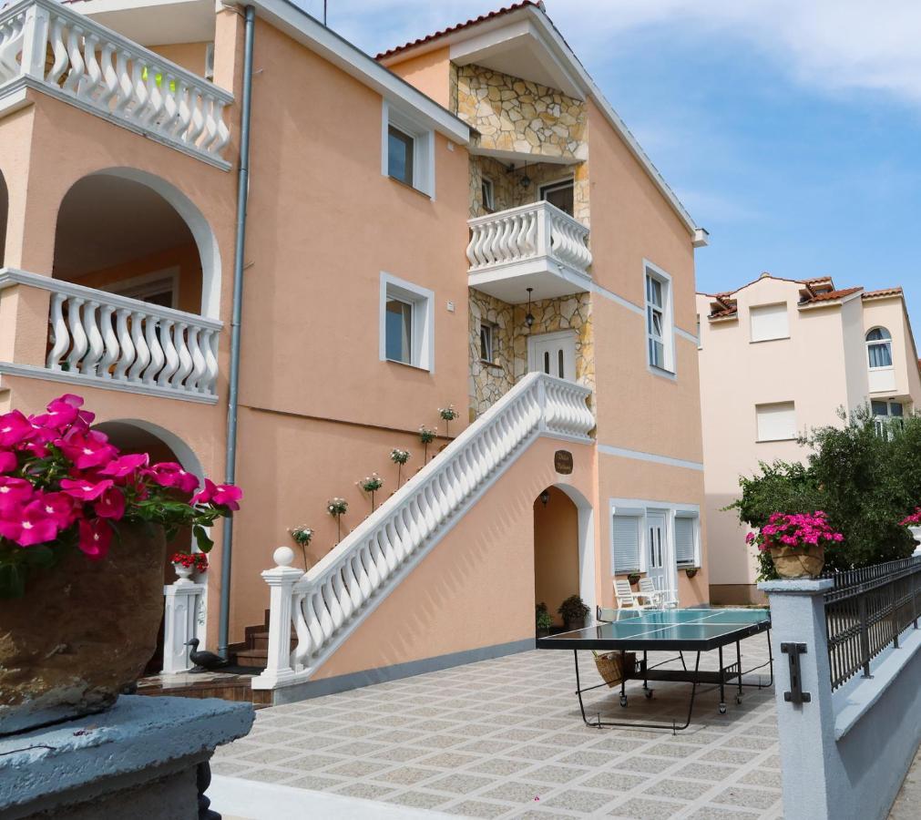 וודיצה Apartments Villa Dolmar מראה חיצוני תמונה