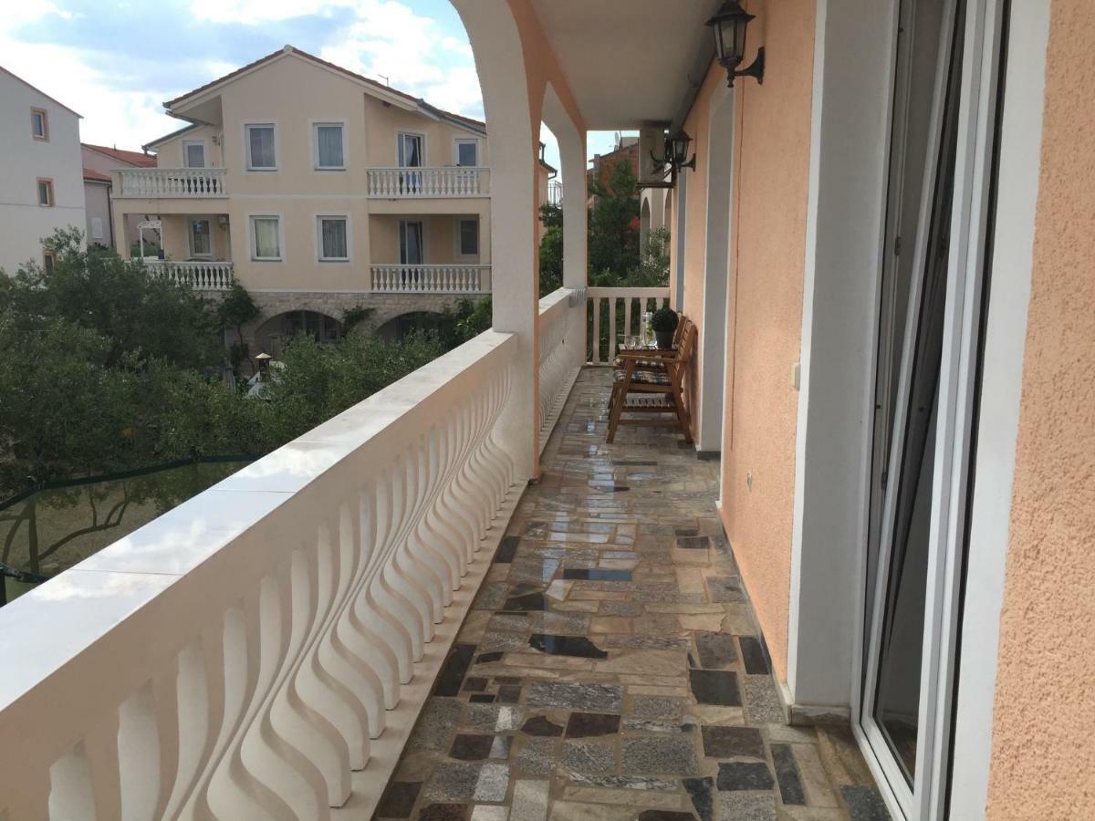 וודיצה Apartments Villa Dolmar מראה חיצוני תמונה
