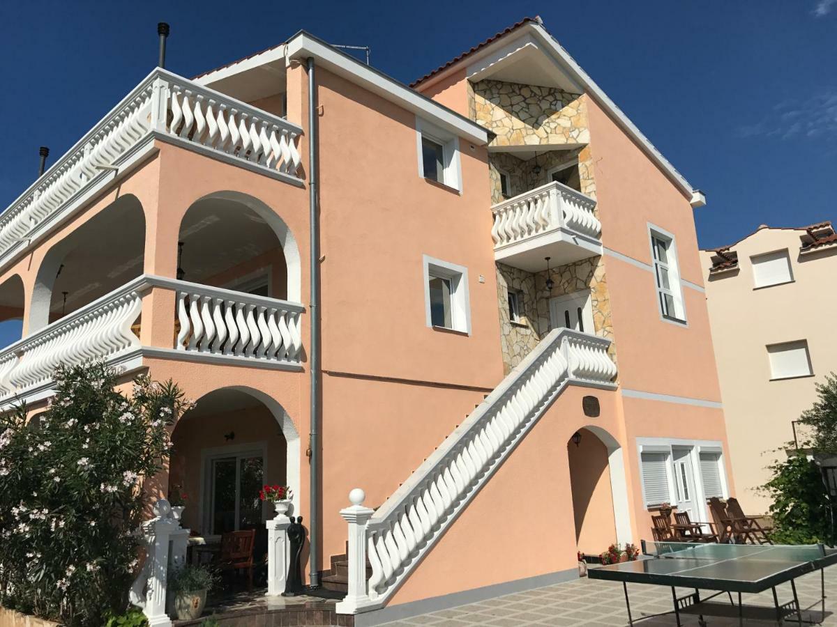 וודיצה Apartments Villa Dolmar מראה חיצוני תמונה